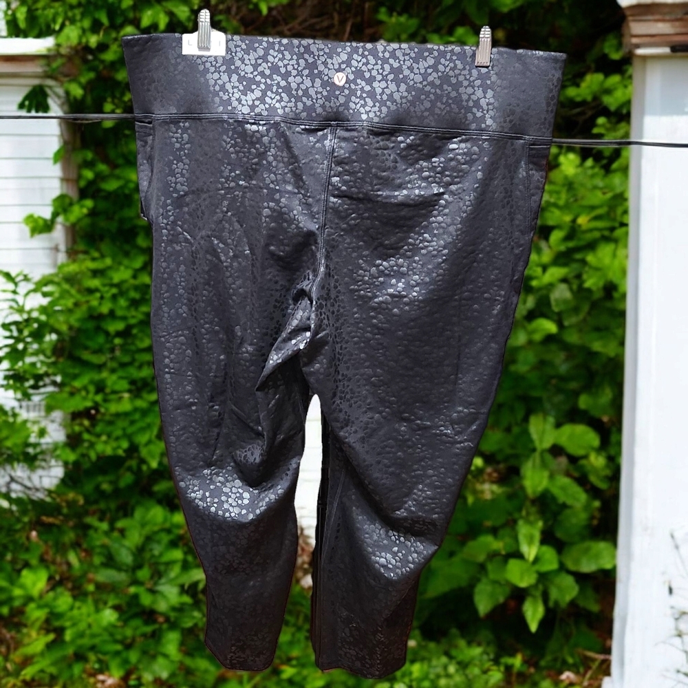 Livi Active Leather Look Leopard Print Leggings Size 26/28 - Picture 2 of 8